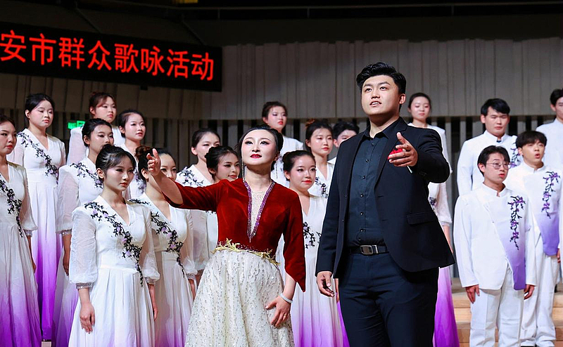 我校音乐学专业合唱团在西安市“歌声满长安”群众歌咏活动决赛中荣获第一名